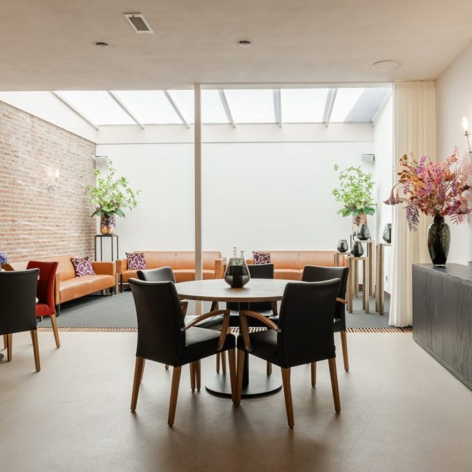 Crematorium Jonkerbos, De Jonkerkamer, Estia Uitvaarten